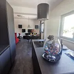 Oasis In The Near Amfiteatar,free Parking And Free Wi-fi Apartament *