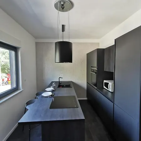 Oasis In The Near Amfiteatar,free Parking And Free Wi-fi Apartment