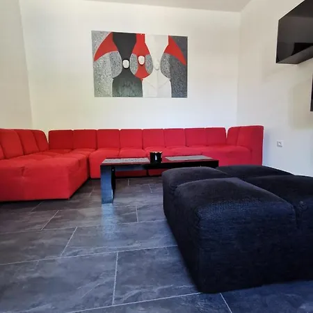 Apartment Oasis In The Near Amfiteatar,free Parking And Free Wi-fi *